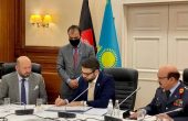امضای توافقنامه همکاری نظامی با قزاقستان از سوی مشاور امنیت ملی