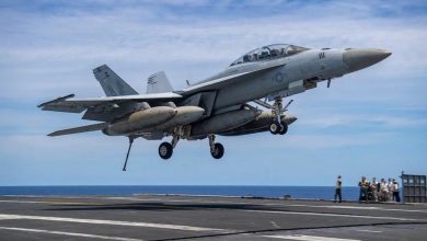 پروازهای نمایشی جنگندههای امریکایی بر فراز خلیج ونزویلا