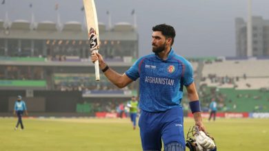 ستاره کریکت افغانستان جایزه بهترین توپزن سال را گرفت